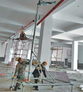 一種適用于建筑工程消防管道安裝任務(wù)的小型吊運機